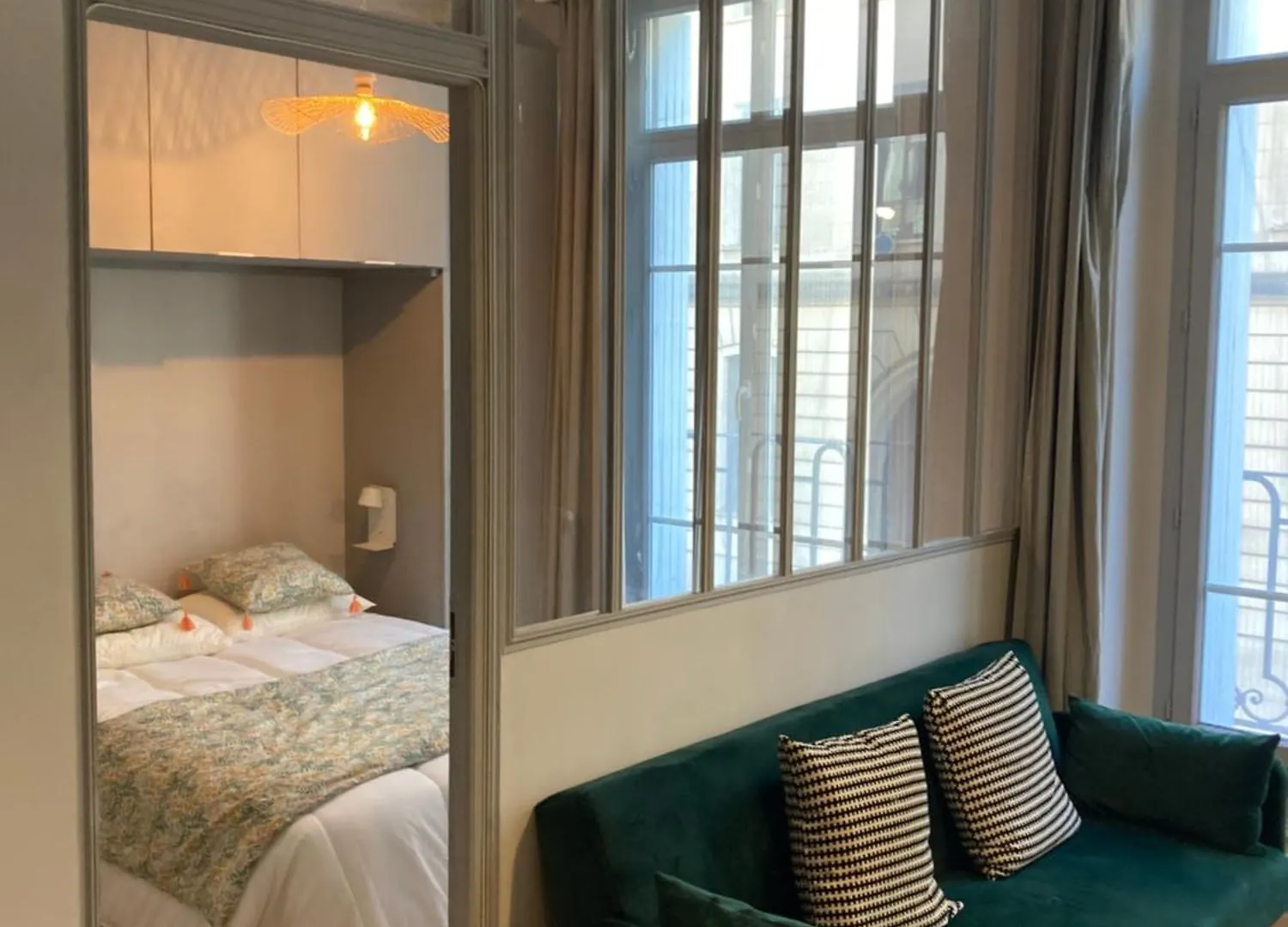 Le Pinky Bird - 1er Apartment Paris
